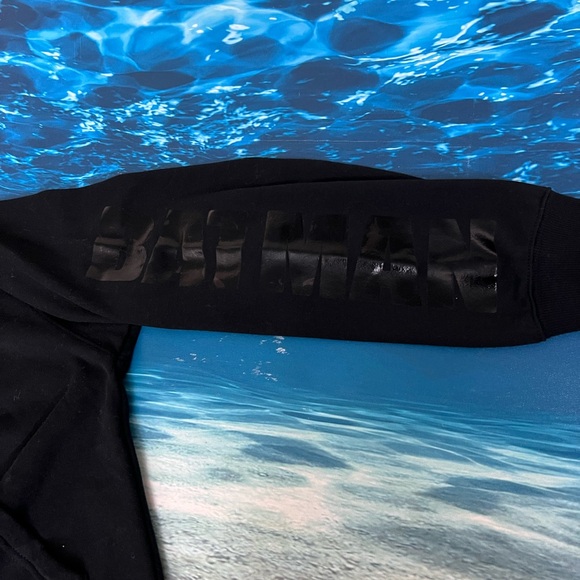 Batman Black Hoodie Women’s Pullover Graphic Logo Streetwear Sweatshirt Hero - Picture 3 of 6